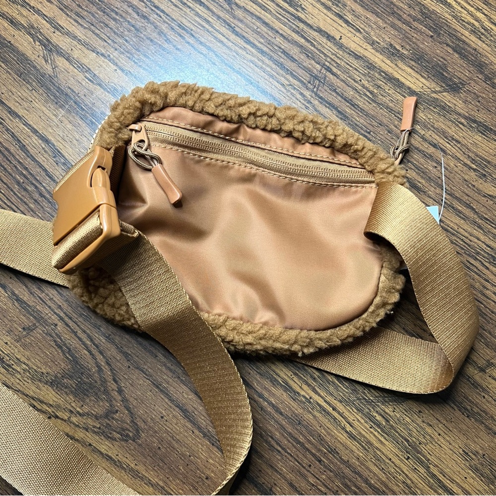 Maurices Teddy Sherpa Crossbody Belt Bag NWT Camel Crossbody Bag Gym Work - Picture 10 of 10